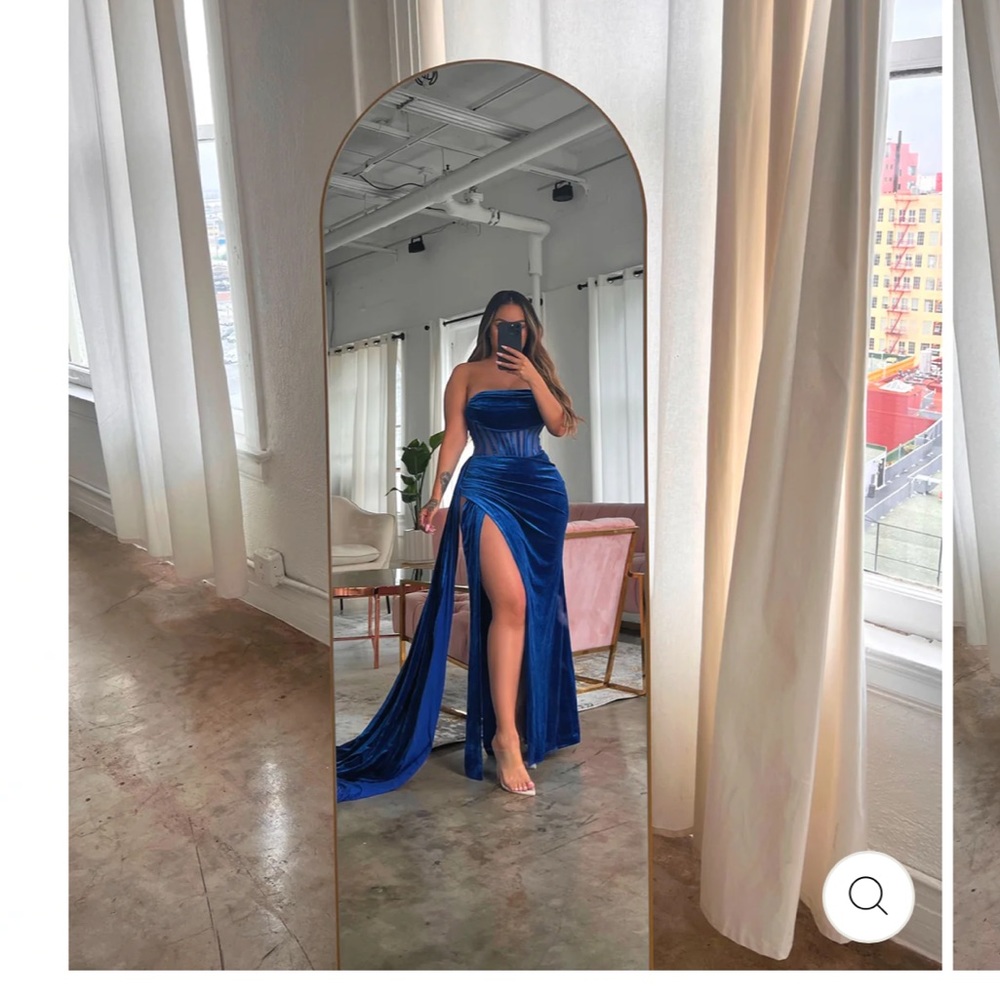 GORGEOUS CHRISTMAS BLUE VELET SLIT DRESS!